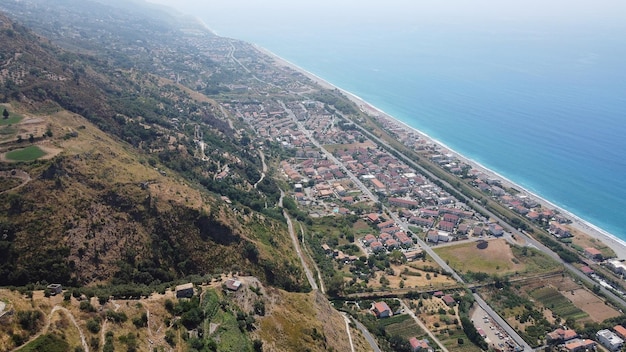 Vista de la costa tirrena de Fiumefreddo Bruzio Italia