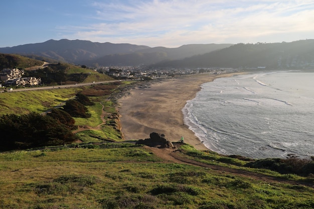 Vista costeira ao longo da estrada 1 em Pacifica Califórnia