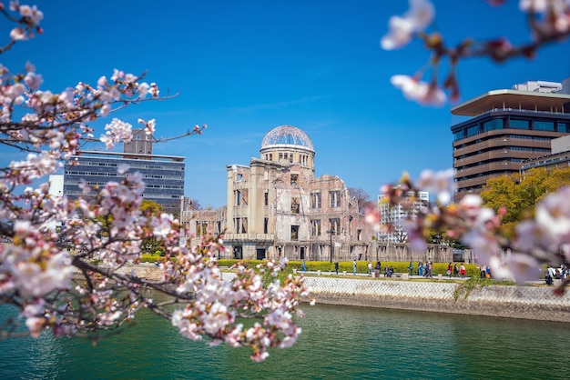 Vista de la cúpula de la bomba atómica en Hiroshima, Japón. UNESCO sitio de Patrimonio Mundial
