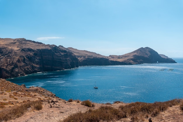 Vista da baia d'abra e da praia de ponta de são lourenço madeira costa portugal