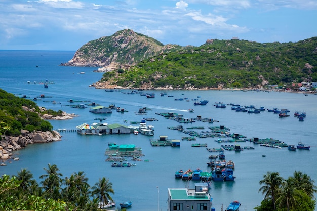 Foto vista da baía em ninh thuan, vietnã