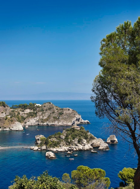 Vista da baía Itália Sicília Taormina de Capo Taormina e Isola Bella