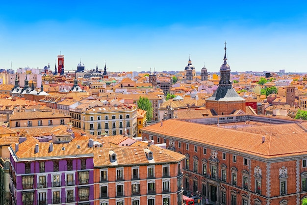 Vista da bela cidade de madrid, capital da espanha, a partir de uma vista aérea.