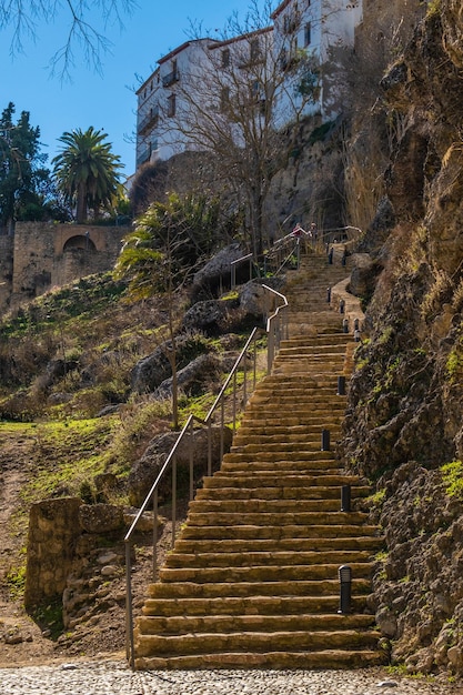 Vista da bela escadaria medieval em Ronda Espanha