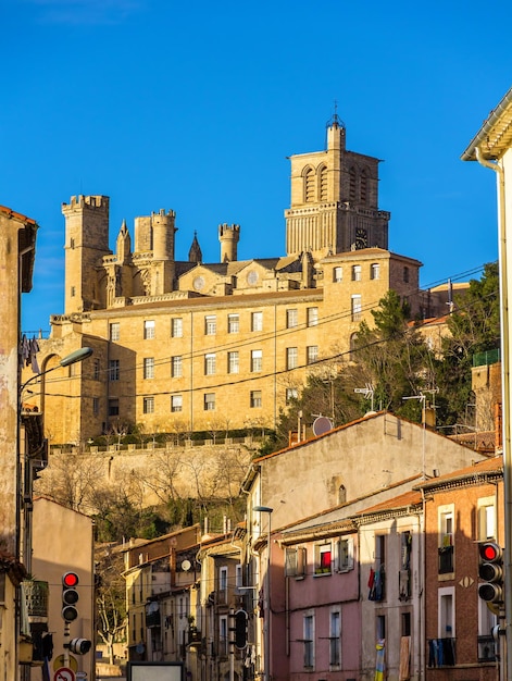 Foto vista da catedral de st nazaire em beziers, frança