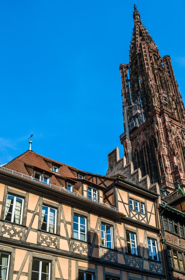 Foto vista da catedral gótica em estrasburgo, alsácia, frança