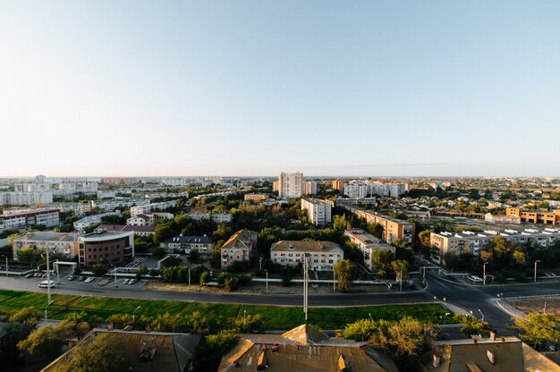 Vista da cidade a partir de uma casa em construção