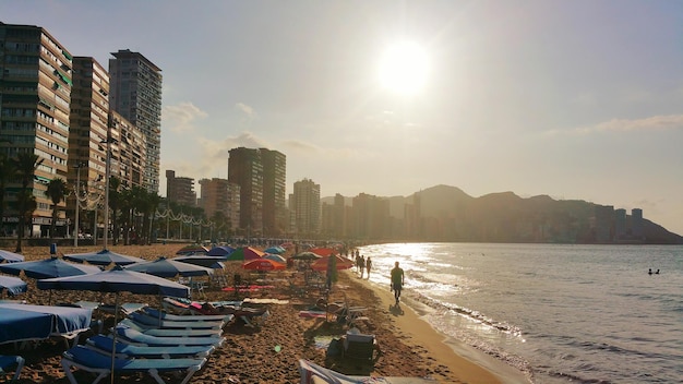 Foto vista da cidade ao pôr-do-sol