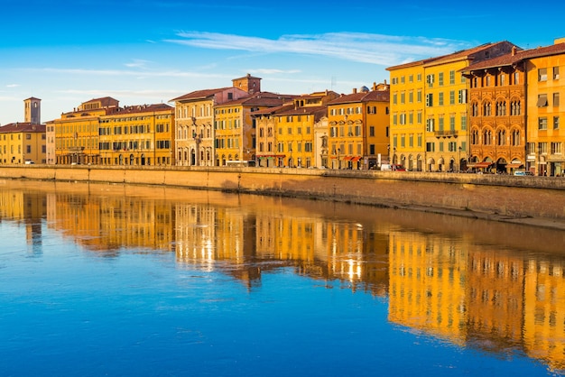 Vista da cidade da famosa cidade italiana de Pisa, Toscana, Itália