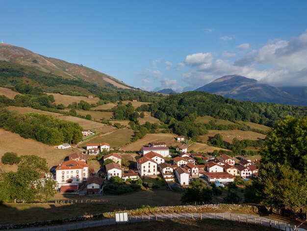 vista da cidade de Amaiur em Navarra, Espanha.