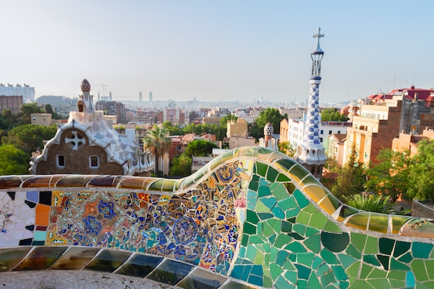 Vista da cidade de barcelona a partir do parque guell, espanha