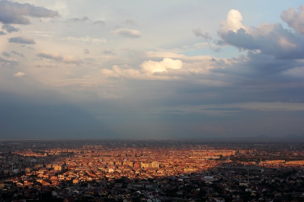 Vista da cidade de konya das colinas