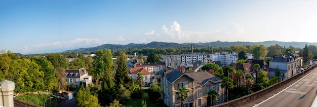 Vista da cidade de Pau, cidade francesa na Aquitânia