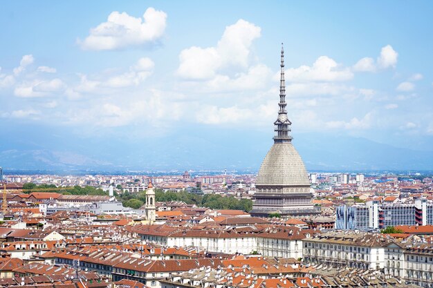 Vista da cidade de Torino com o marco Mole Antonelliana, Torino, Itália