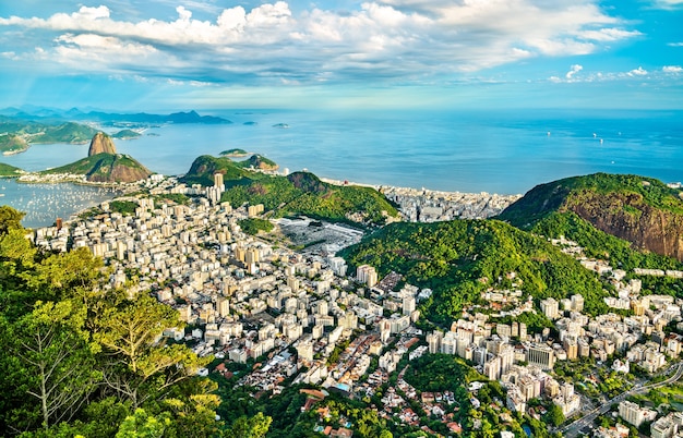 Foto vista da cidade do rio de janeiro a partir do corcovado no brasil