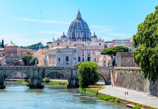 Vista da Cidade do Vaticano e da ponte Vittorio Emanuele II Rio Tibre Roma