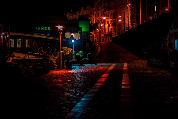 Foto vista da cidade iluminada à noite