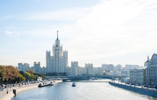 Vista da cidade paisagem do rio Moscou
