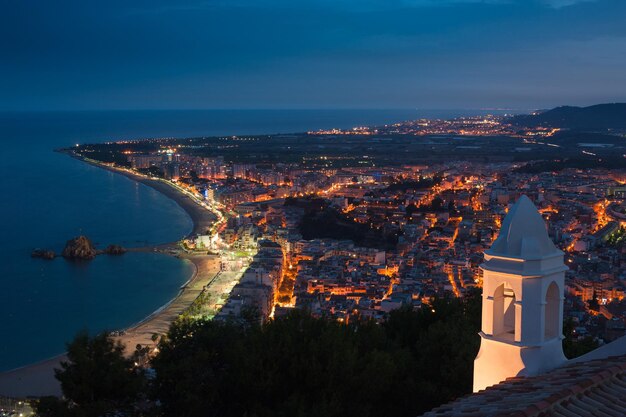 Vista da cidade termal de Blanes do topo da colina.