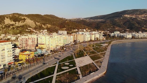 Vista da cidade vista da colina aérea de Kuzum baba vista da cidade vista panorâmica do centro da cidade de vlore