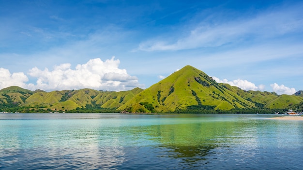 Vista da costa da ilha de Kelor