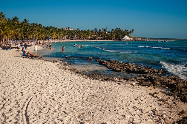 Vista da costa de Dominicus na República Dominicana