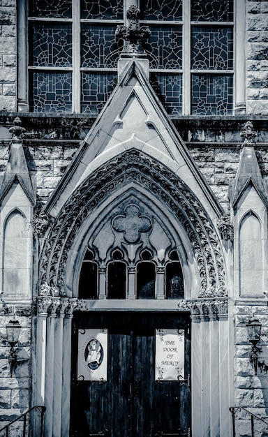 Foto vista da entrada da igreja