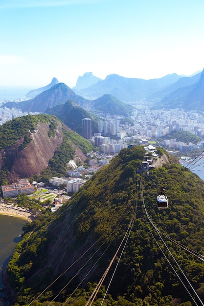 Vista da estação do teleférico no Pão de Açúcar no Rio de Janeiro, Brasil