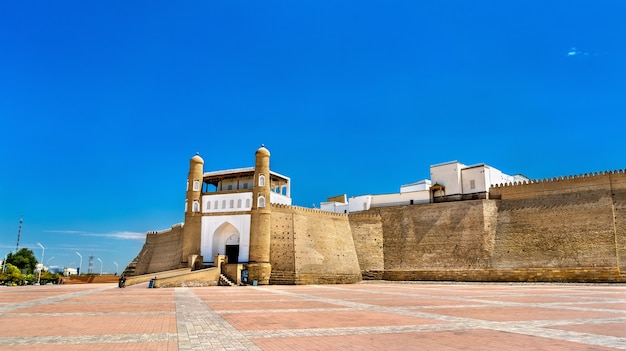 Vista da fortaleza da Arca em Bukhara. Patrimônio da UNESCO no Uzbequistão