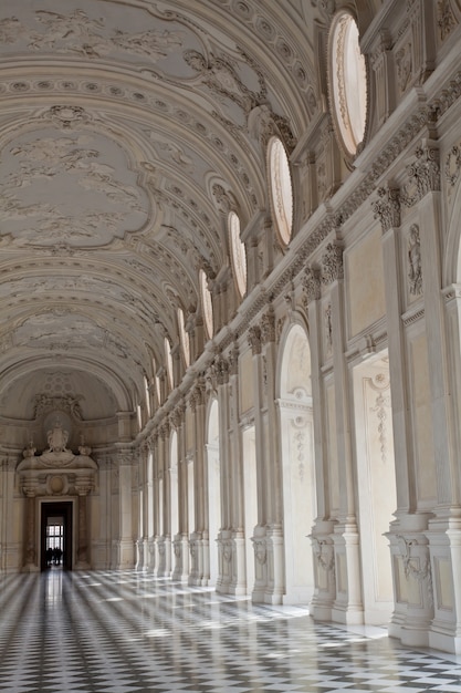 Vista da Galleria di Diana no Palácio Real de Venaria, perto de Torino, região do Piemonte