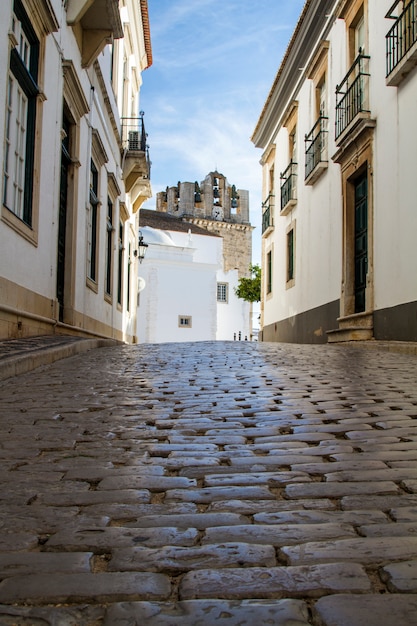 Vista da igreja histórica do Se situado em Faro, Portugal.