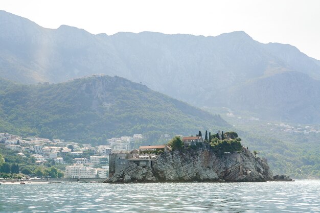 Vista da ilha de St. Stefan, Montenegro