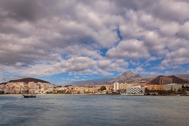 Vista da ilha de Tenerife a partir do oceano Ilhas Canárias Espanha