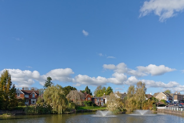 Vista da lagoa em Lindfield West Sussex