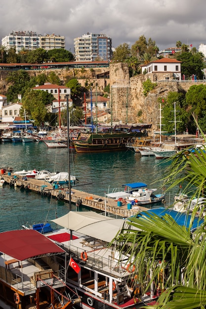 Vista da marina em antalya