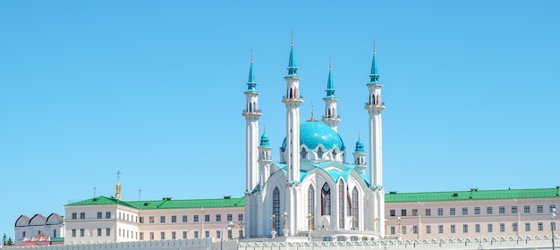 Vista da mesquita Kazan Kremlin e Kul Sharif