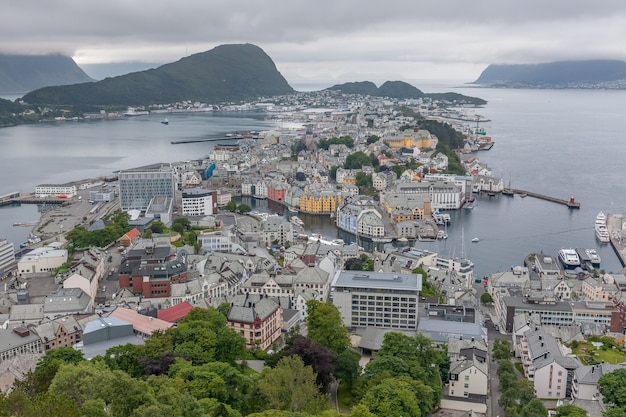 Vista da montanha Aksla na cidade de Alesund, Noruega