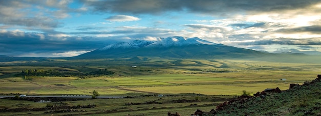 Vista da montanha ara