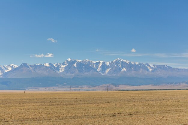 Vista da montanha Belukha. Rússia