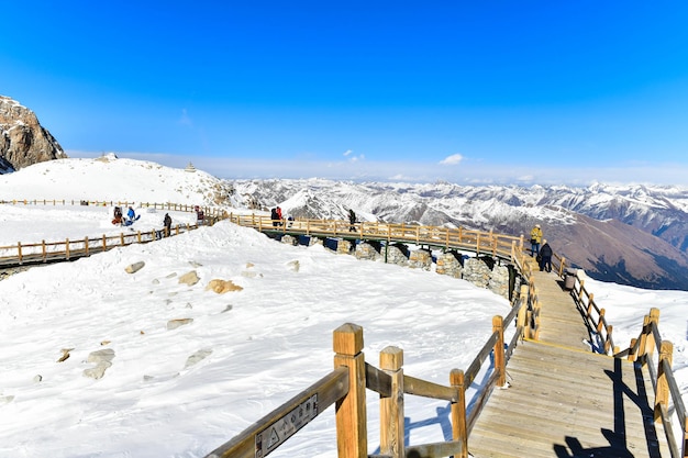 Vista da montanha de neve do Parque Nacional Dagu Glacier Dagu Pingchuan Chengdu, província de Sichuan, China