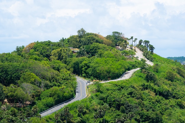 vista da paisagem da montanha e da estrada