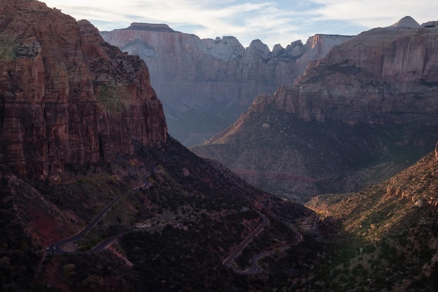 Vista da paisagem do Parque Nacional de Zion de Mountain Peaks, Utah