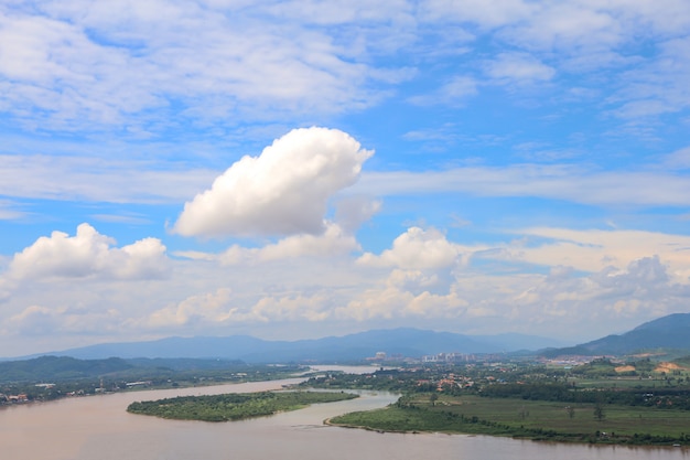 Vista da paisagem do rio mekong é um belo rio natural na tailândia