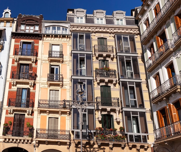 Vista da Plaza del Castillo, um dos lugares mais turísticos de Pamplona, Espanha