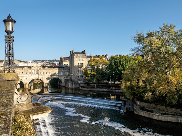 Vista da Ponte Pulteney e Represa em Bath