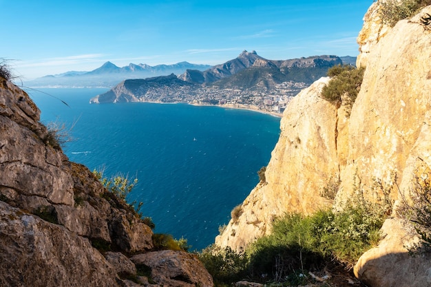 Vista da praia de Cantal Roig de cima no Parque Natural Penon de Ifach na cidade de Calpe Valencia Comunidade Valenciana Espanha mar Mediterrâneo