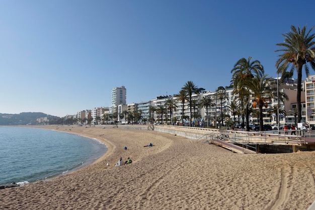 Vista da praia e vila de LLoret de Mar Costa Brava Girona província Catalunha Espanha