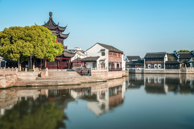 Vista da rua de edifícios antigos na antiga cidade de suzhou