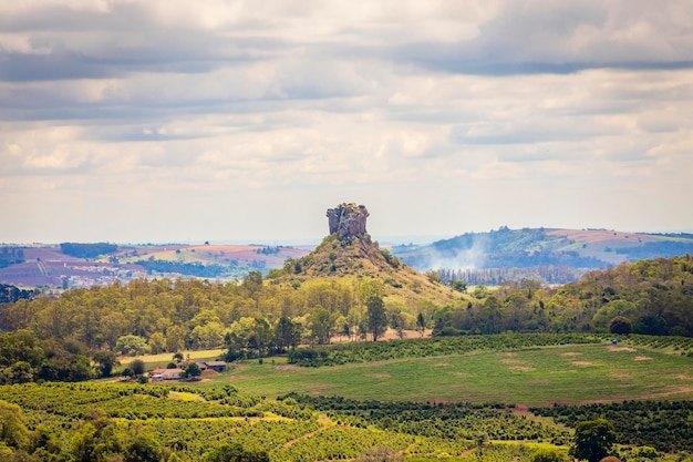 Vista da Torre de Pedra. Cidade de Ribeirão Claro, Paraná, Brasil