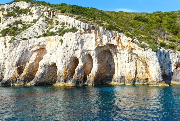 Vista das Cavernas Azuis do barco Zakynthos, Grécia, Cabo Skinari